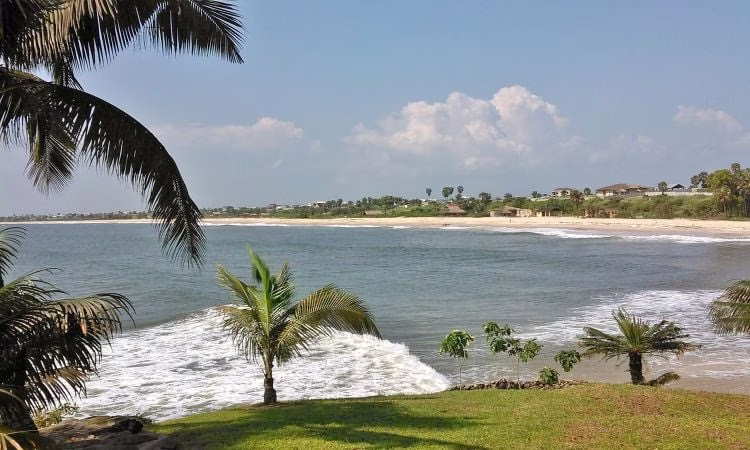 Pointe-Noire Coastal Escape (4 Days)